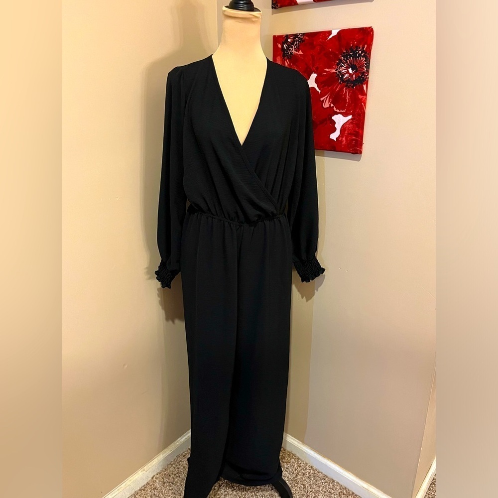Honeyme Black V Neck Wide Leg Jumpsuit, size Small
